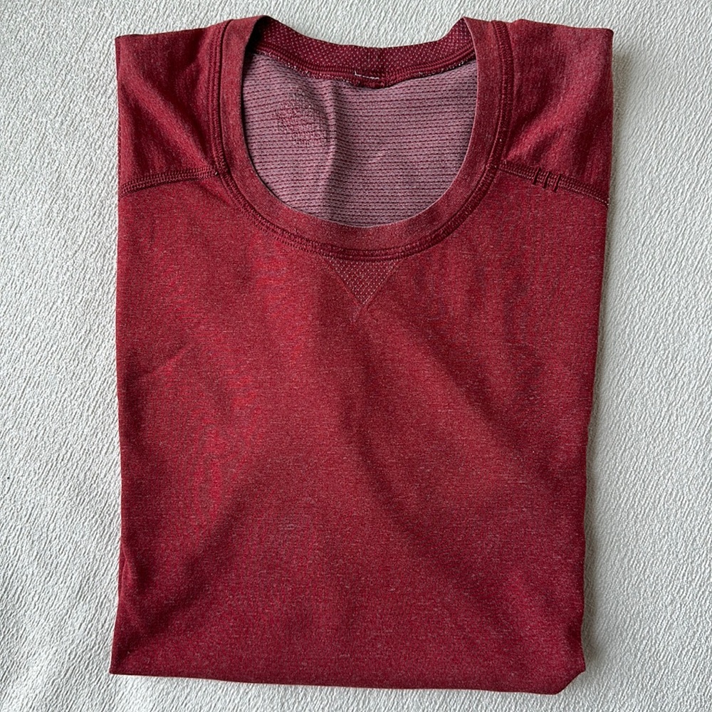 Men’s lulu tshirt